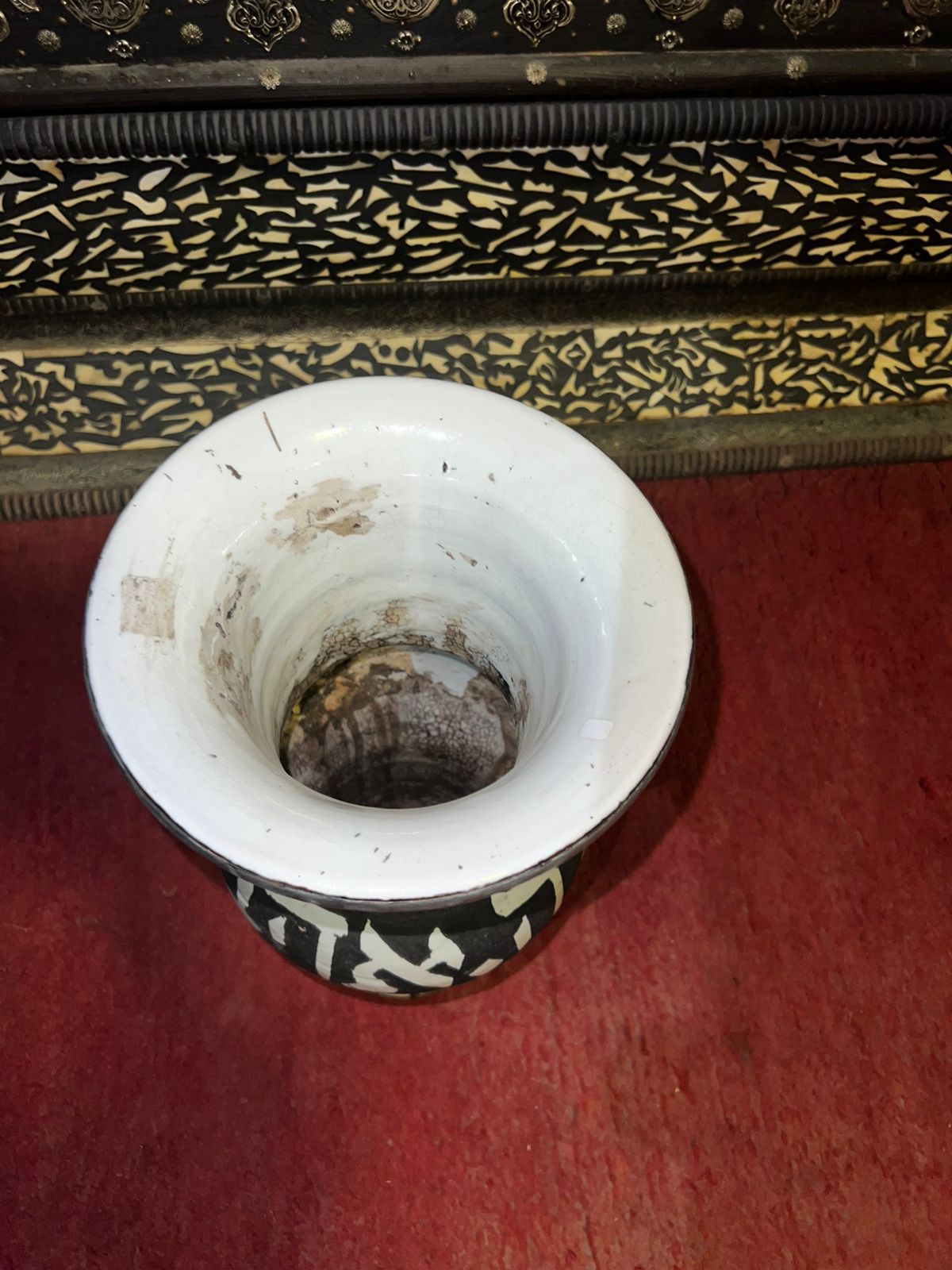 Handcrafted Decorative Ceramic Vase with Hebrew Calligraphy – Image 2