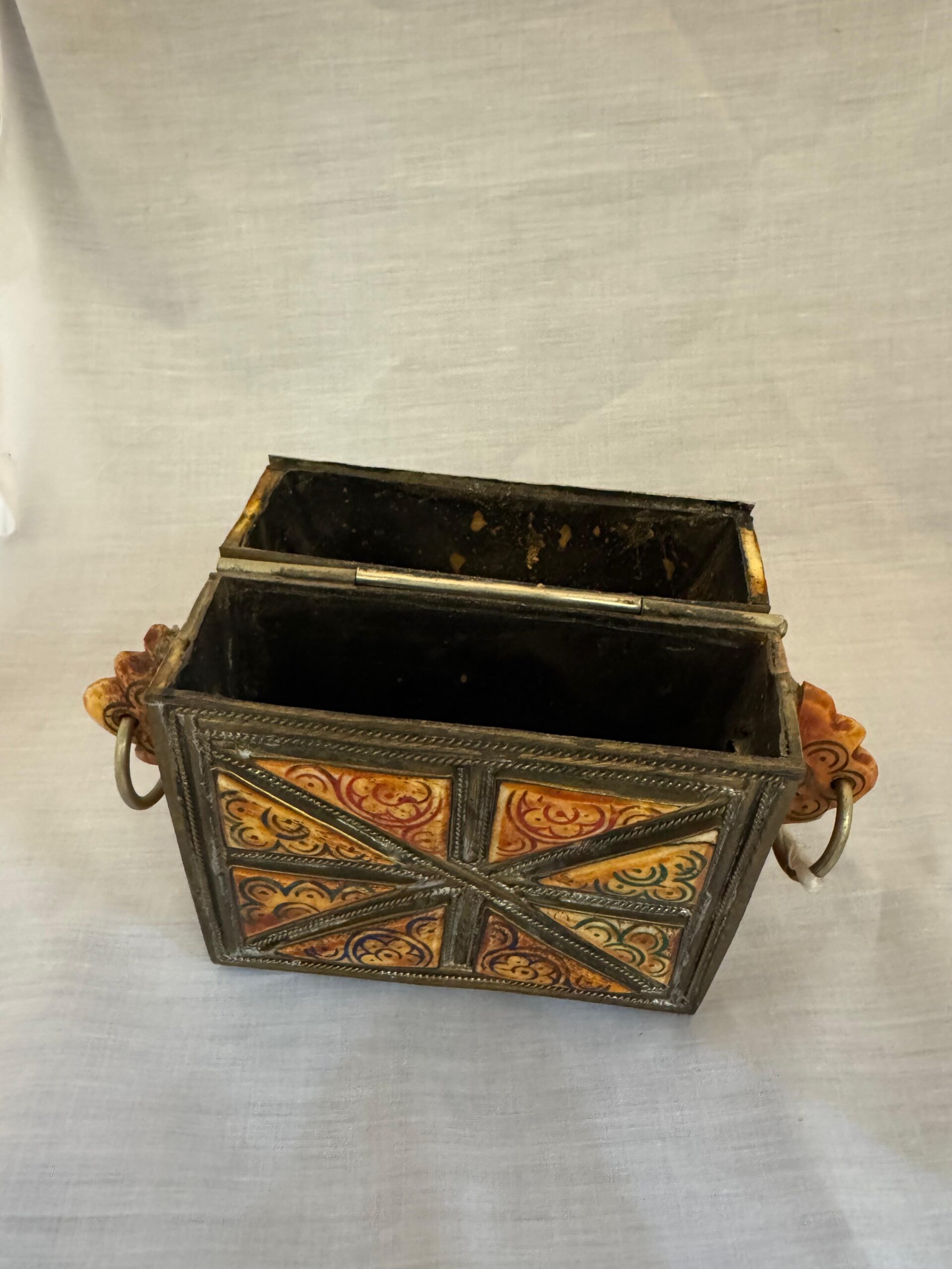 Vintage Moroccan Bone Coffer Box with Carved Handles – Image 3