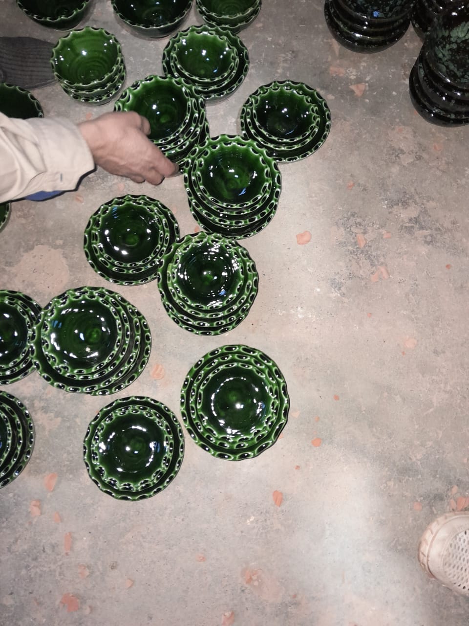 Handmade Moroccan Green Ceramic Bowls with Scalloped Edge – Image 2
